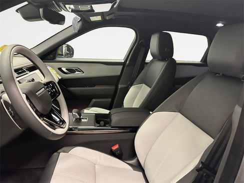 New 2026 Land Rover Range Rover Velar Dynamic SE image 9