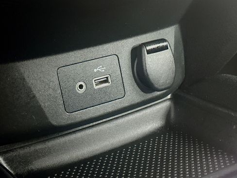 Used 2020 Nissan Rogue SV image 26