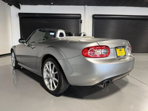 Used 2010 MAZDA MX-5 Miata Touring w/ Suspension Pkg RWD image 6