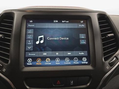 Used 2022 Jeep Cherokee Trailhawk w/ Comfort/Convenience Group AWD/4WD image 19
