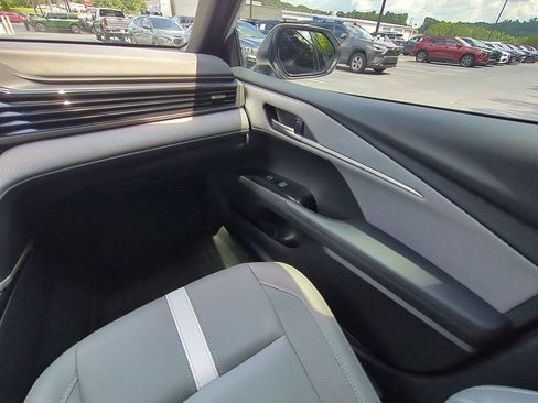 Used 2025 Toyota Camry SE FWD image 21