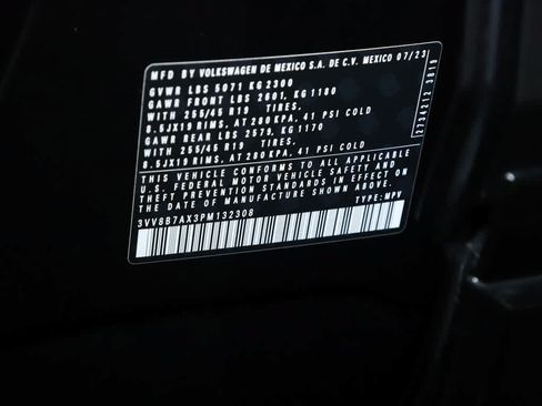 Certified 2023 Volkswagen Tiguan SE R-Line AWD/4WD image 21