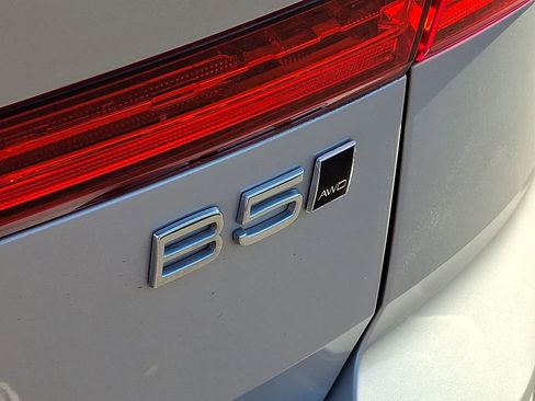 Certified 2023 Volvo XC60 B5 Plus w/ Climate Package image 30