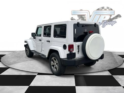Certified 2017 Jeep Wrangler Unlimited Sahara w/ Dual Top Group image 5