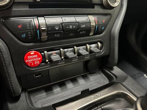 Used 2018 Ford Mustang Shelby GT350 w/ Convenience Package RWD image 22