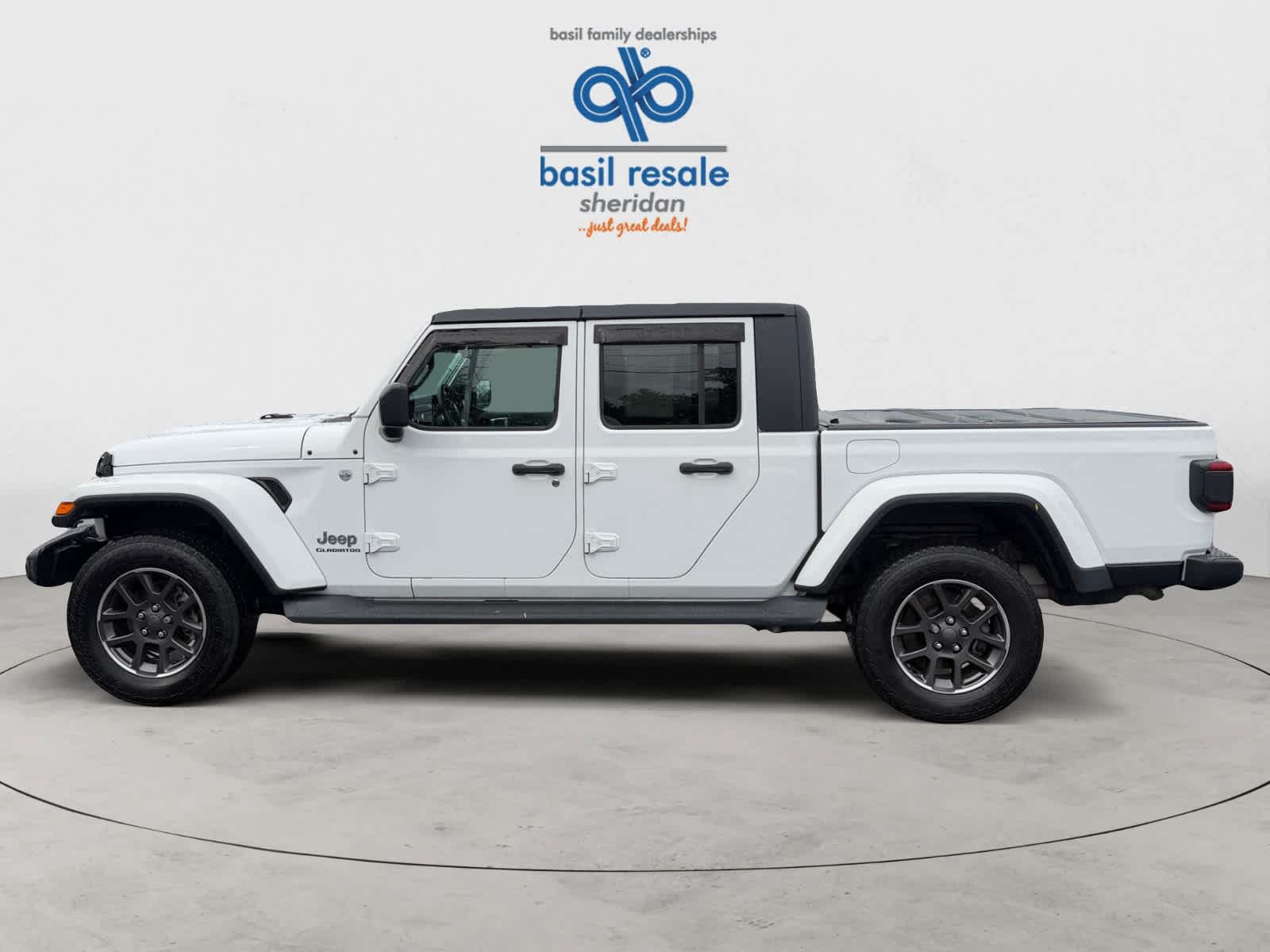 Used 2020 Jeep Gladiator Overland AWD/4WD image 3