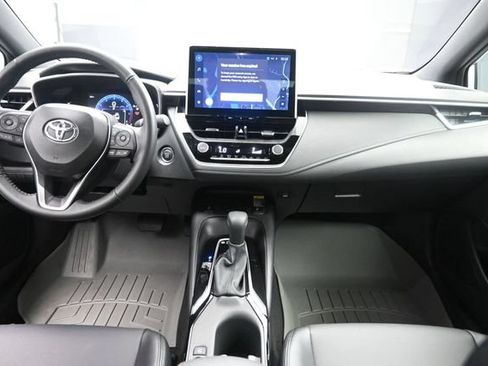 Used 2025 Toyota Corolla XSE FWD image 9