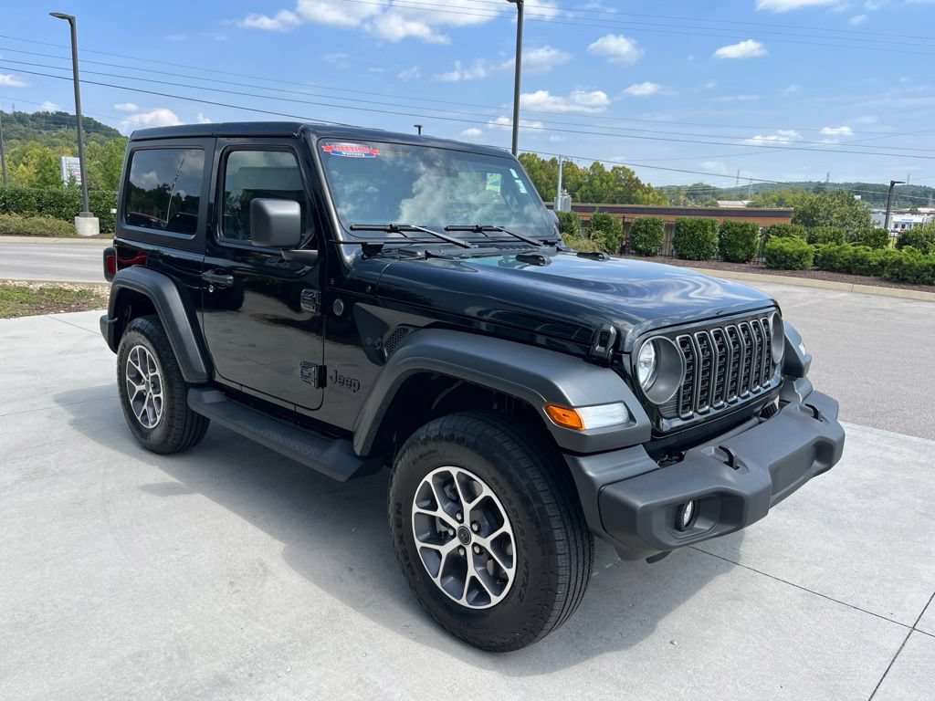 Used 2025 Jeep Wrangler Sport AWD/4WD image 23