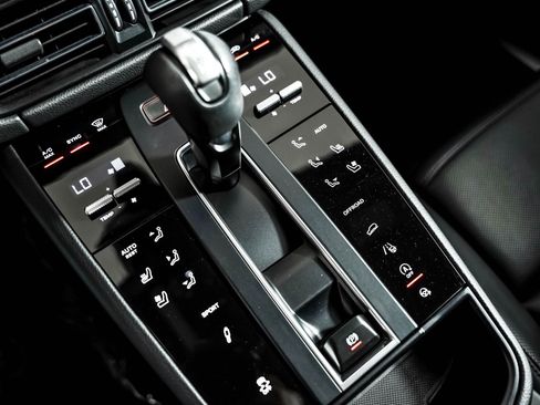 Certified 2023 Porsche Macan S AWD/4WD image 20