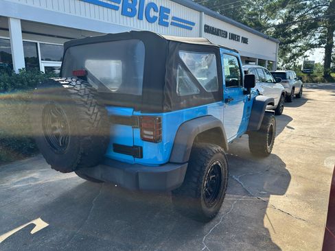 Used 2018 Jeep Wrangler Sport AWD/4WD image 5