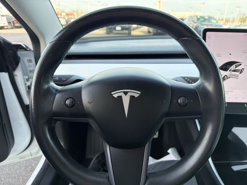 Used 2019 Tesla Model 3 Long Range image 10