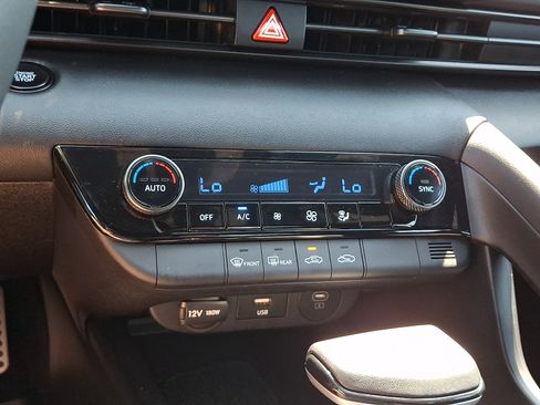 Certified 2025 Hyundai Elantra Sport FWD image 15