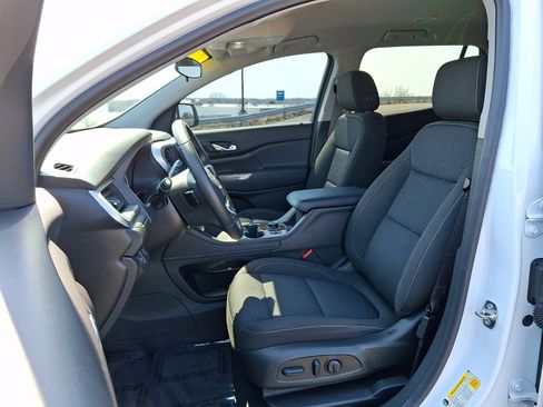 Certified 2023 GMC Acadia SLE w/ Driver Convenience Package image 14