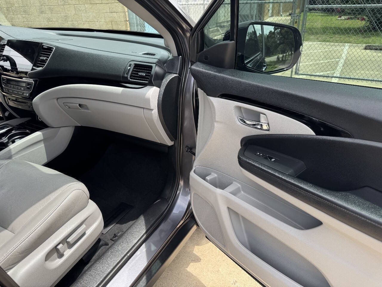Used 2019 Honda Pilot Touring image 31