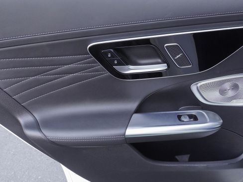 Used 2022 Mercedes-Benz C 300 Sedan image 31