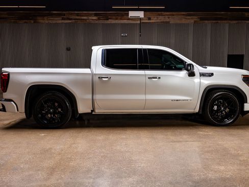 Used 2024 GMC Sierra 1500 Denali Ultimate image 10