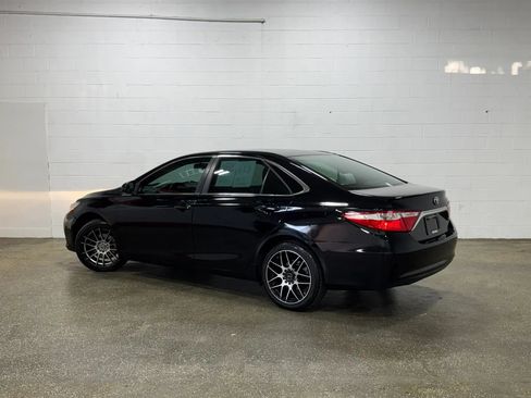 Used 2017 Toyota Camry LE FWD image 5