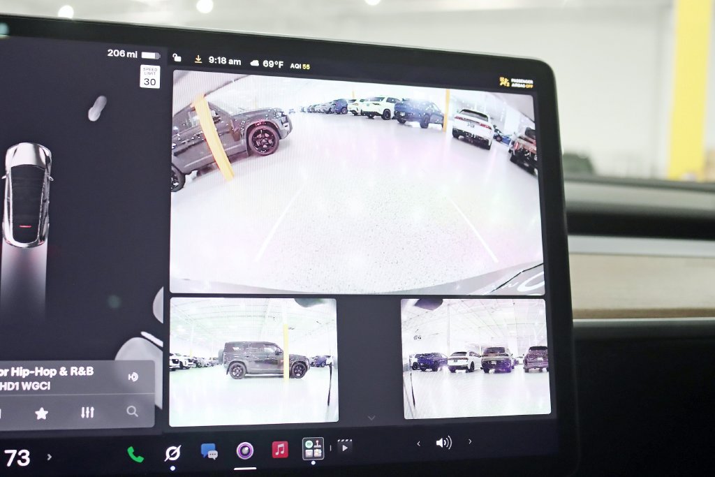 Used 2023 Tesla Model Y Long Range AWD/4WD image 17