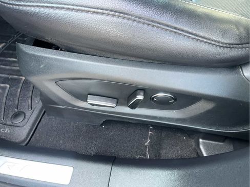 Used 2020 Ford Explorer Limited image 19