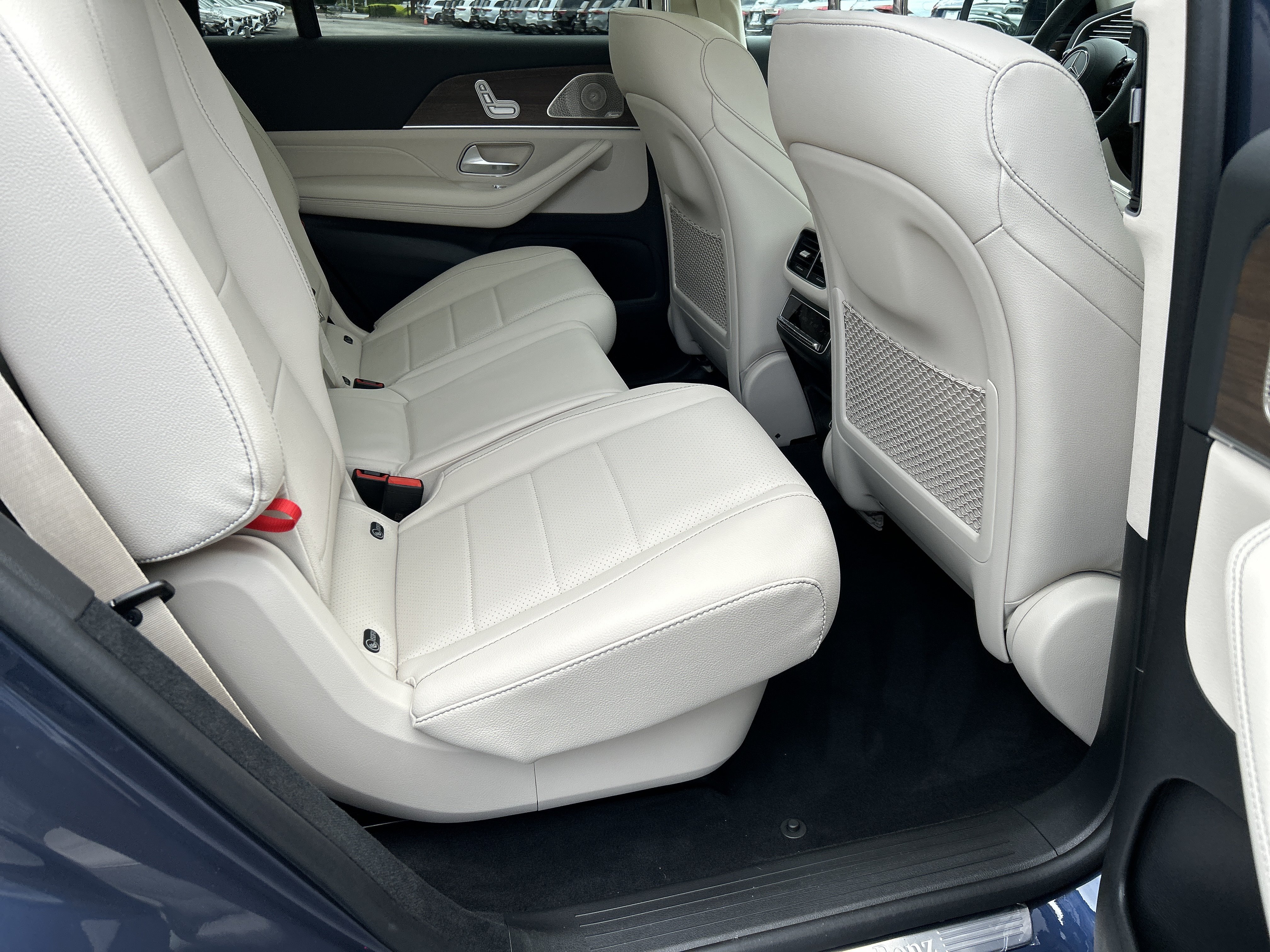 New 2026 Mercedes-Benz GLS 450 4MATIC image 43