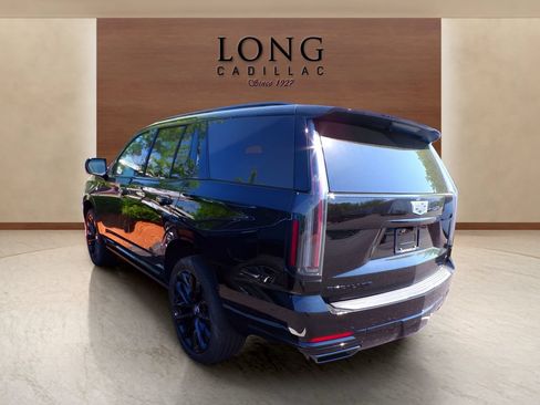 New 2026 Cadillac Escalade Platinum Sport w/ LPO, ONYX Package AWD/4WD image 4