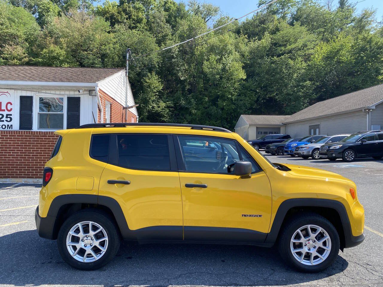 Used 2019 Jeep Renegade Sport w/ Sport Appearance Group AWD/4WD image 4