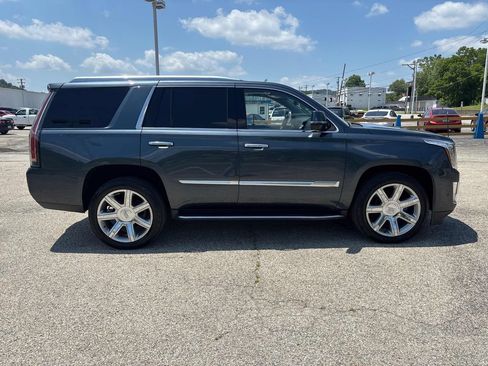 Used 2020 Cadillac Escalade Luxury AWD/4WD image 6