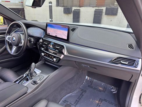 Used 2023 BMW M550i xDrive AWD/4WD image 15