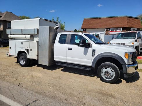 Used 2017 Ford F550 4x4 SuperCab Super Duty image 2