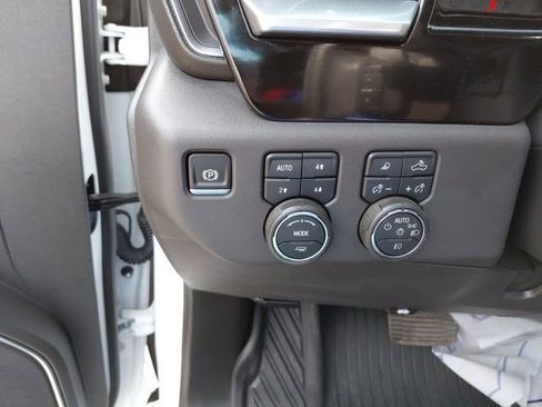 Used 2025 Chevrolet Silverado 1500 LT Trail Boss w/ LT Trail Boss Premium Package image 13