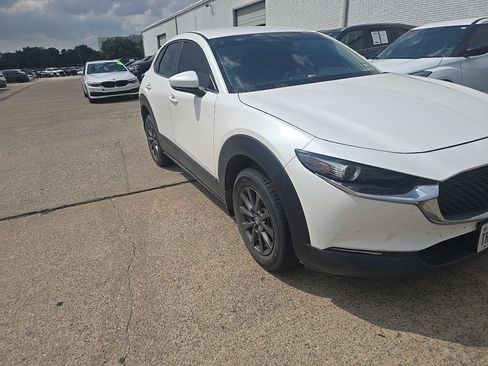 Used 2021 MAZDA CX-30 FWD 2.5 S image 2