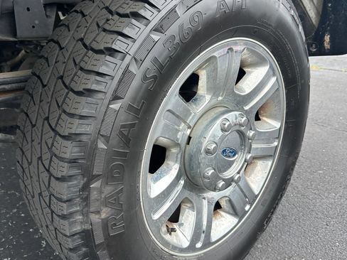 Used 2017 Ford F250 XL w/ Power Equipment Group AWD/4WD image 9