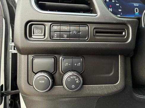 Used 2023 Chevrolet Suburban LT w/ Luxury Package image 26