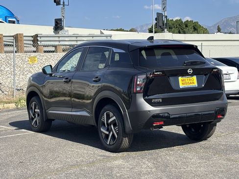 New 2026 Nissan Kicks SV image 2
