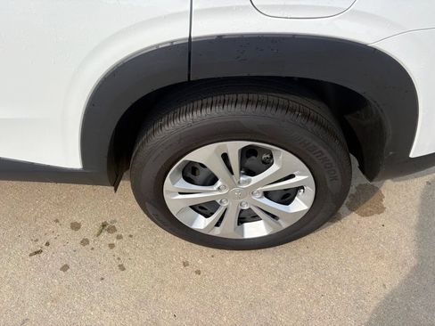 Used 2025 Chevrolet Trax LS FWD image 44