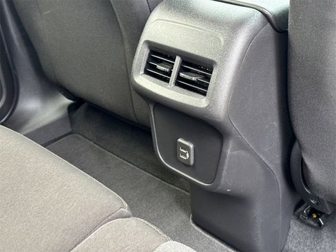 Used 2023 Chevrolet Equinox LT image 20