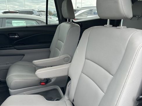 Used 2019 Honda Pilot Touring image 14