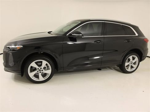 New 2025 Audi Q5 Premium Plus image 2