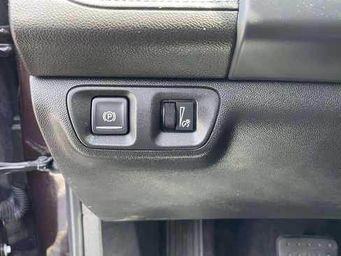 Used 2021 GMC Acadia SLE w/ Driver Convenience Package FWD image 28
