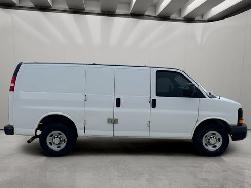 Used 2016 Chevrolet Express 2500 RWD image 8