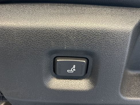 Used 2024 Toyota Tacoma TRD Off-Road image 16