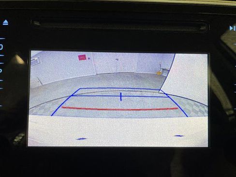 Used 2019 Toyota Corolla LE image 17