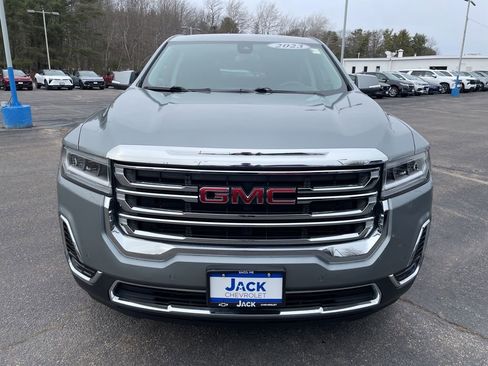 Used 2023 GMC Acadia SLE image 2