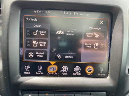 Used 2015 Jeep Cherokee Limited w/ Luxury Group AWD/4WD image 23