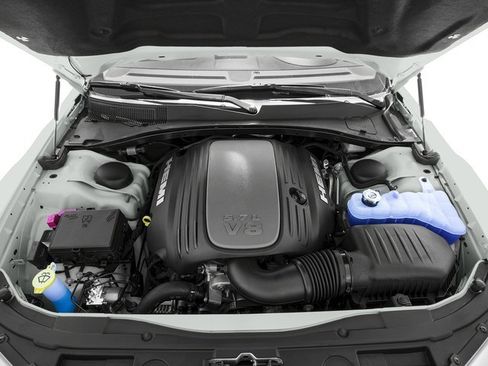 Used 2017 Chrysler 300 C AWD/4WD image 16