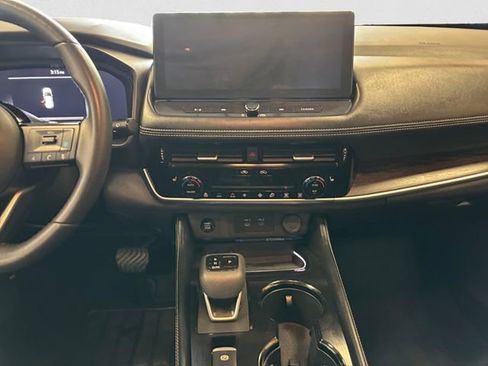 Used 2024 Nissan Rogue Platinum w/ Platinum Premium Package AWD/4WD image 12