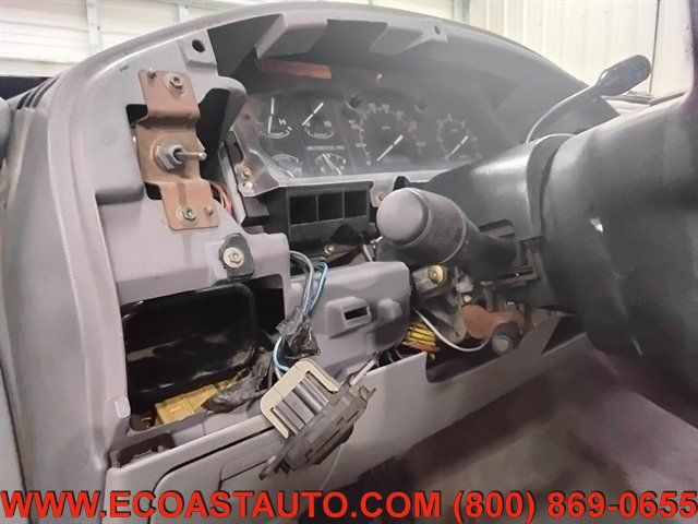 Used 1994 Ford Bronco XLT AWD/4WD image 14
