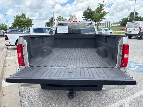Used 2007 Chevrolet Silverado 2500 LT w/ Suspension Package, Off-Road AWD/4WD image 3
