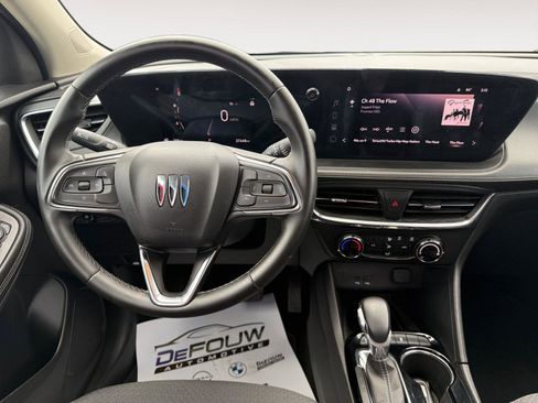 Used 2025 Buick Encore GX Preferred FWD image 13