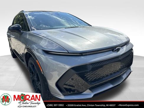 Used 2024 Chevrolet Equinox EV RS FWD image 2